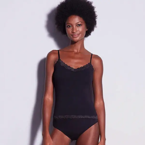 Camiseta Al?as Finas Em Modal E Detalhe Em Renda