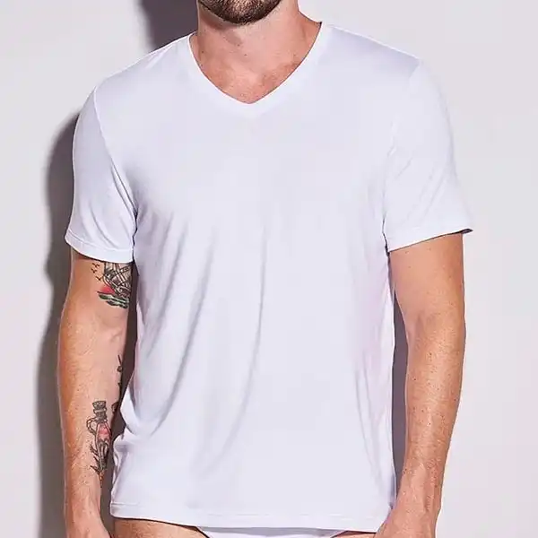 CAMISETA MANGA CURTA GOLA V EM VISCOSE MASCULINO