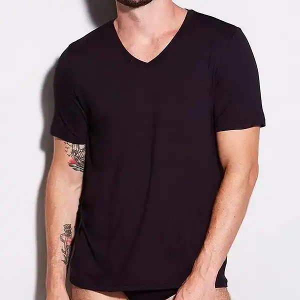 CAMISETA MANGA CURTA GOLA V EM VISCOSE MASCULINO