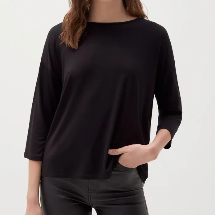 WOMEN'S T-SHIRT